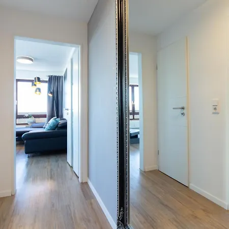 Strandburg 25 *