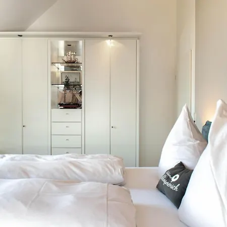 Strandburg 25 *